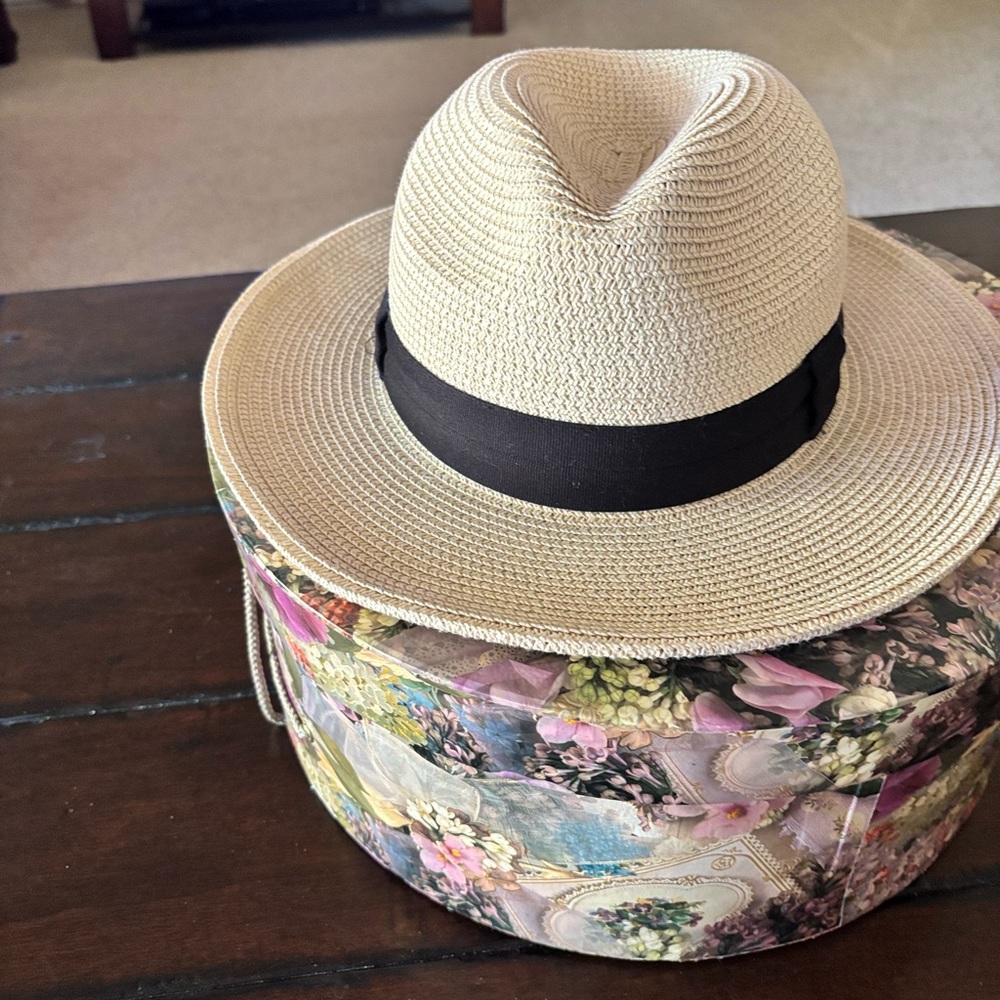 Solar Escape Womens Sun Hat